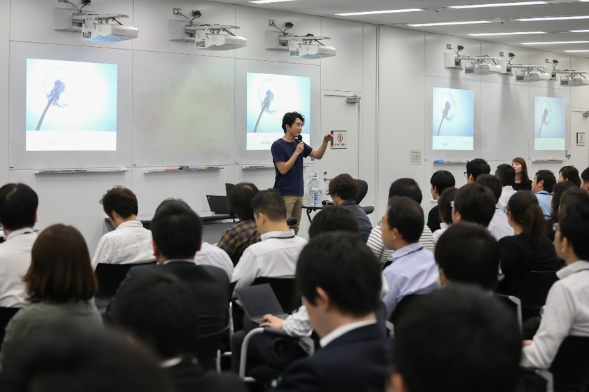 【イベントレポート】「大手企業からの起業」をテーマにイントラプレナーの2人が登壇。社内起業、新規事業立ち上げの「裏側」を伝える。