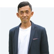 青山淳プロフィール写真_resize - コピー.jpg