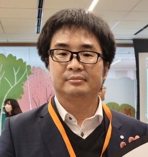冨岡さん300×300 (1).jpg