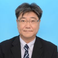 お_尾崎寛_Ozaki Hiroshi_200.jpg