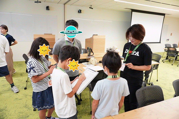 ＜mission1＞ヒアリングタイムで大人からデータをゲット！