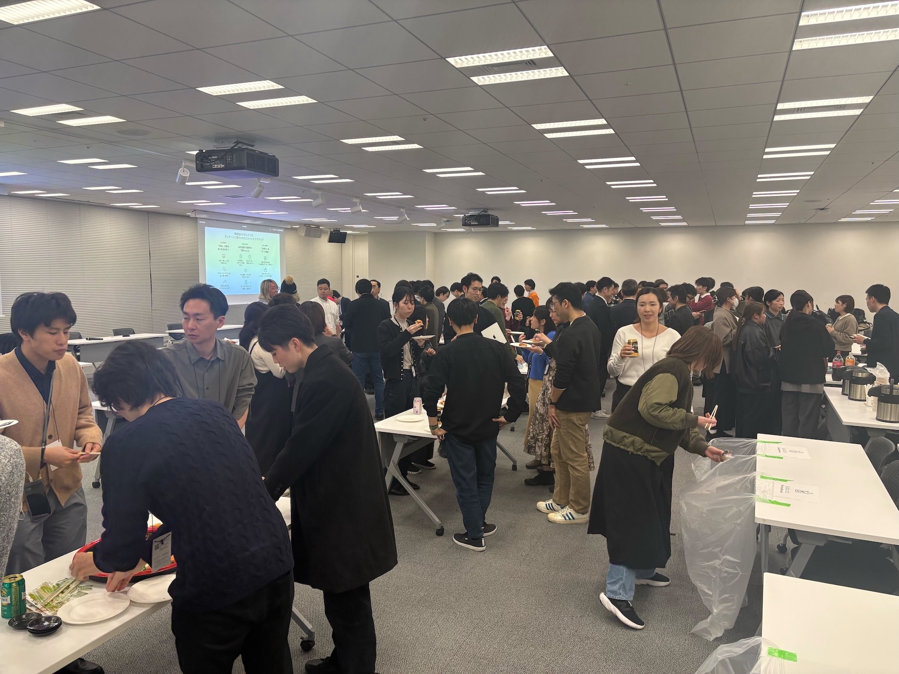 懇親会も活気溢れていました！